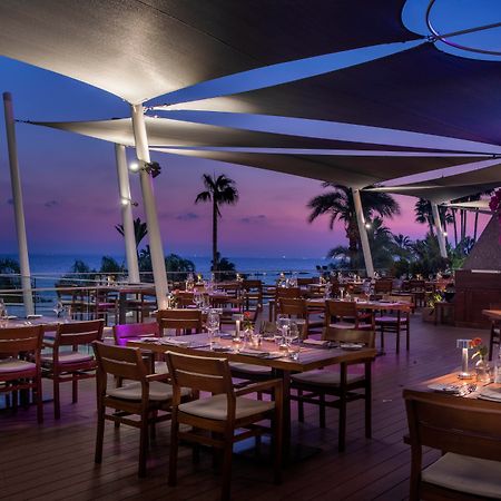 Amathus Beach Hotel Limassol Exterior foto The Deck at the Hilton Cancun Resort