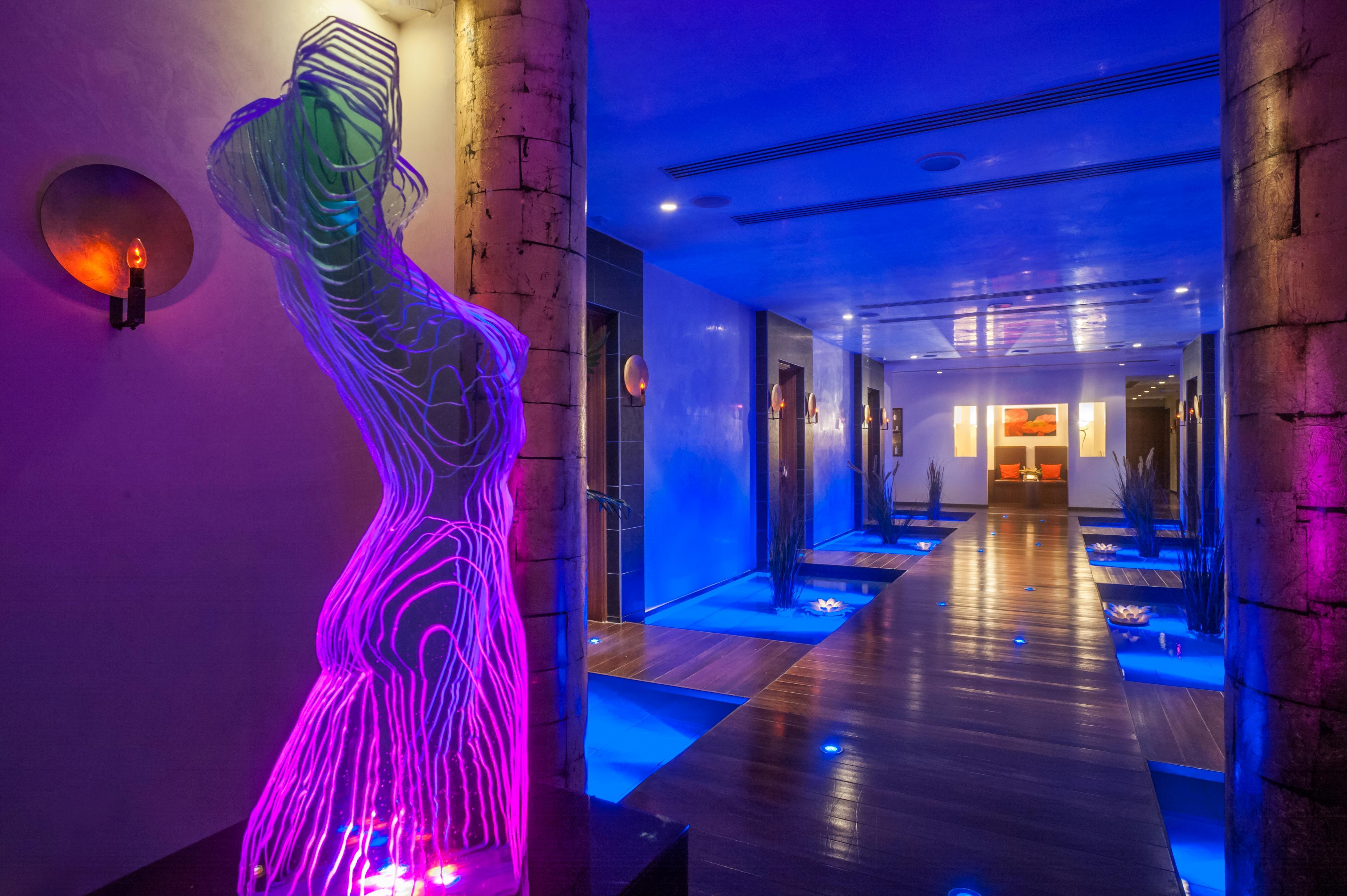 Amathus Beach Hotel Limassol Exterior foto The interior of the hotel