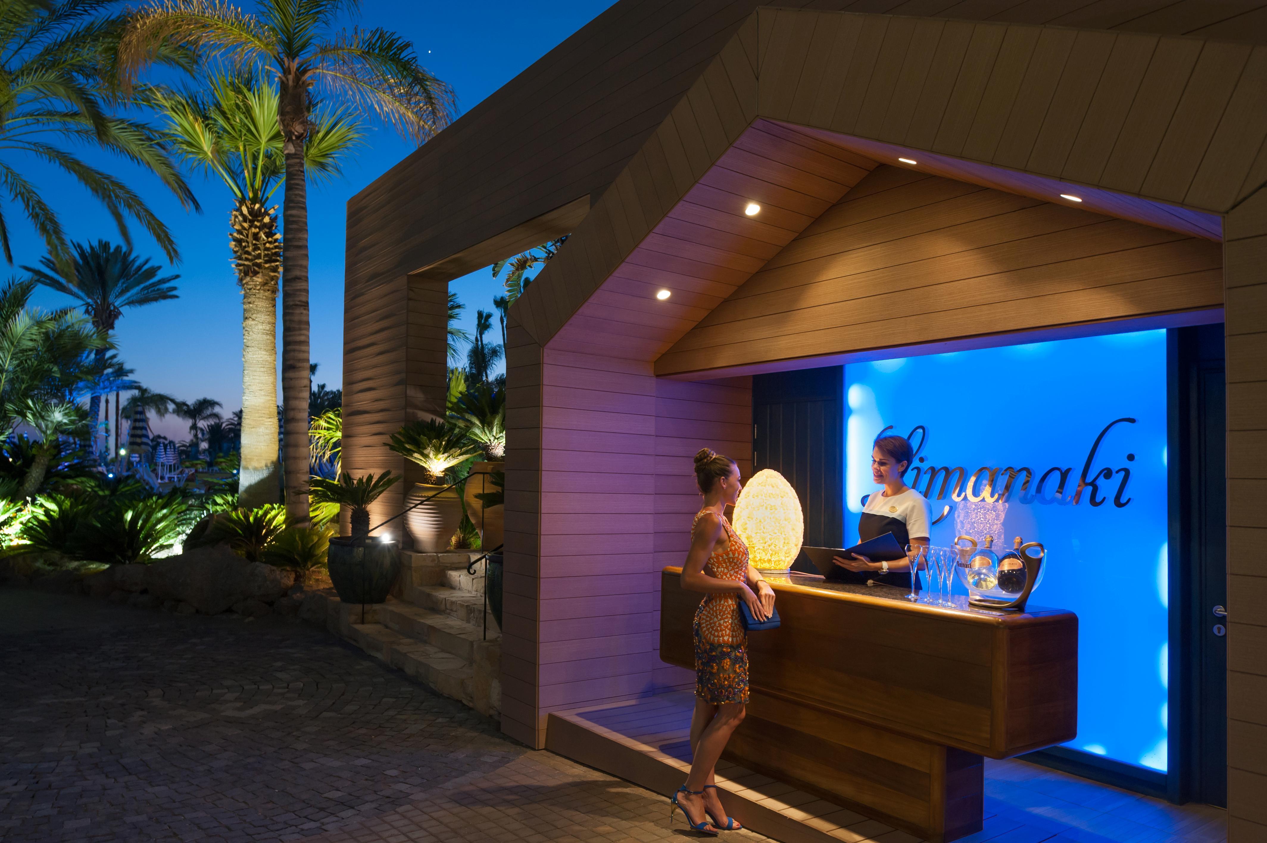 Amathus Beach Hotel Limassol Exterior foto Entrance to the spa