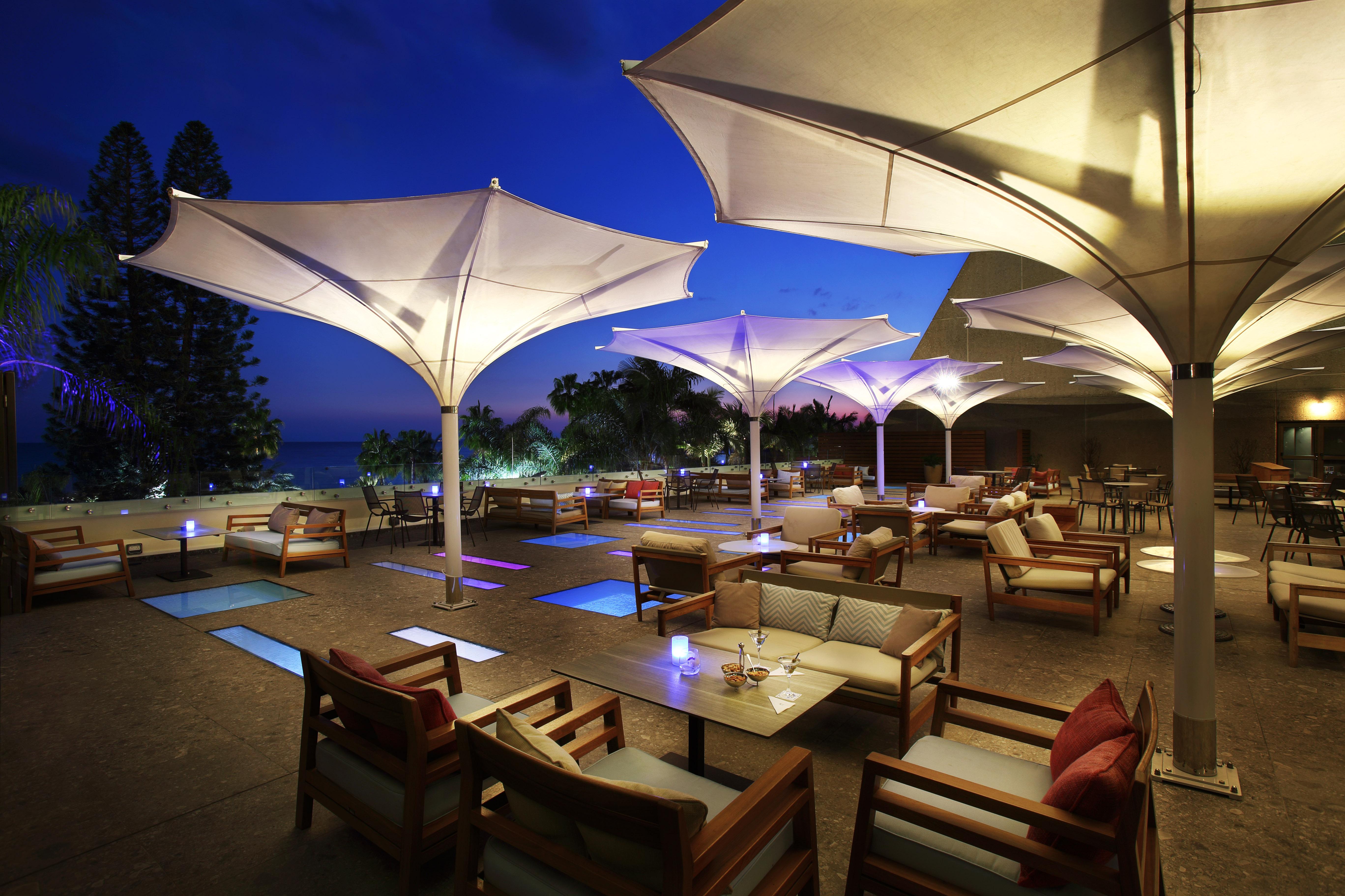 Amathus Beach Hotel Limassol Exterior foto The Deck