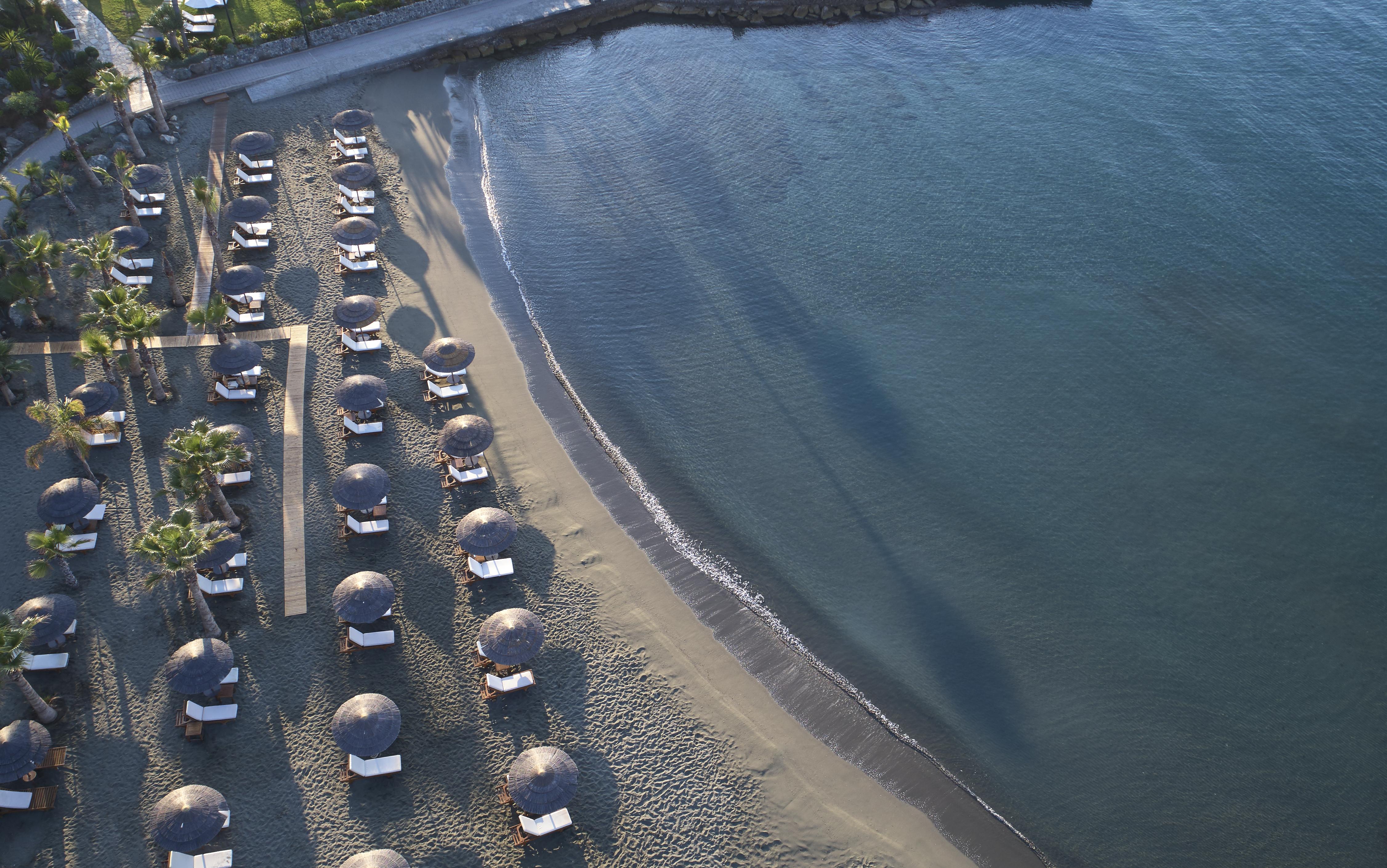 Amathus Beach Hotel Limassol Exterior foto Aerial view of the beach