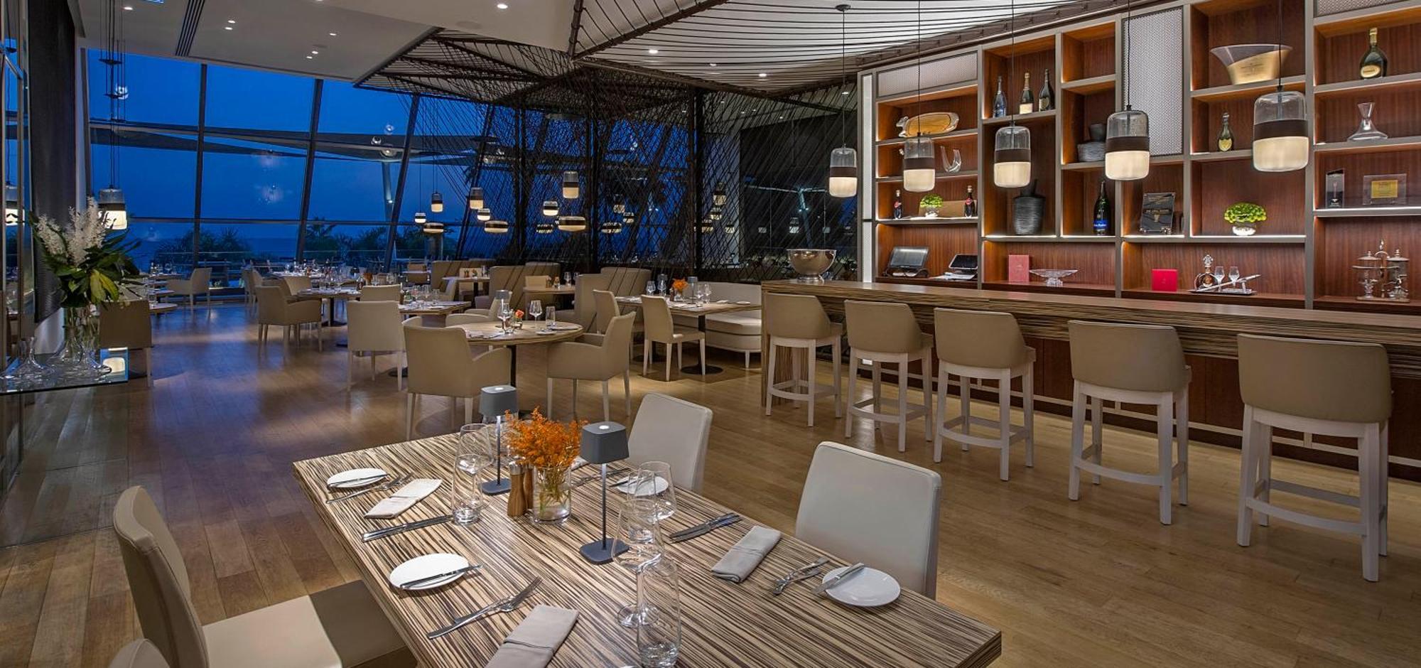 Amathus Beach Hotel Limassol Exterior foto The Lounge at the Westin Hyderabad